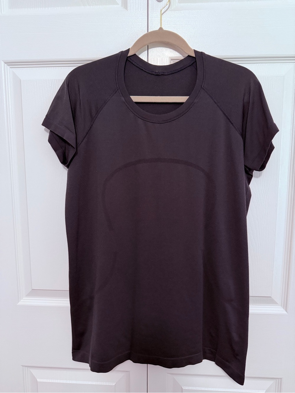 Lululemon Swiftly Tech 2.0 Short Sleeve Shirt Hip Length in Black Size 14 VGUC